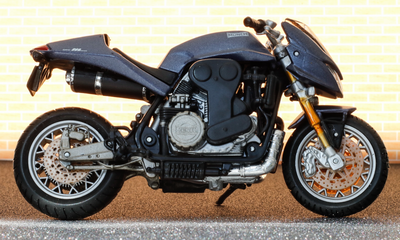 Maisto Munch Mammut 2000